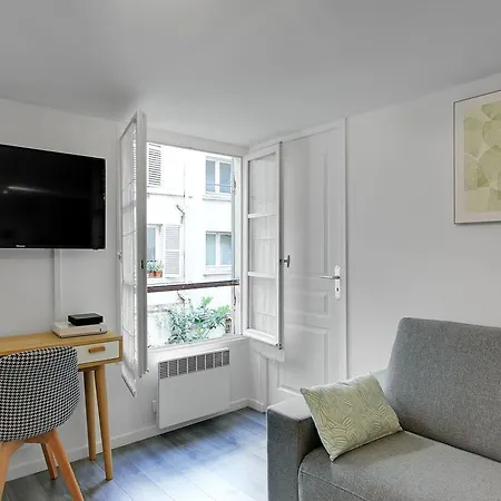 Canal Saint Martin Apartments-3